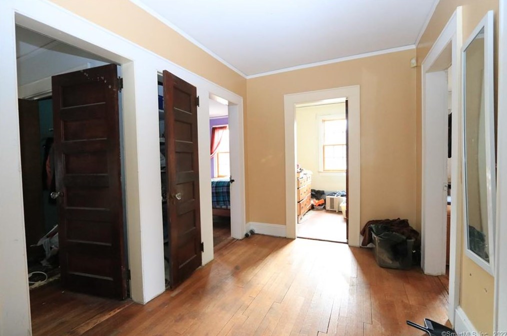 42 Brookview Ave, Fairfield CT  06825-1833 exterior