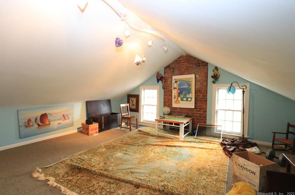 42 Brookview Ave, Fairfield CT  06825-1833 exterior