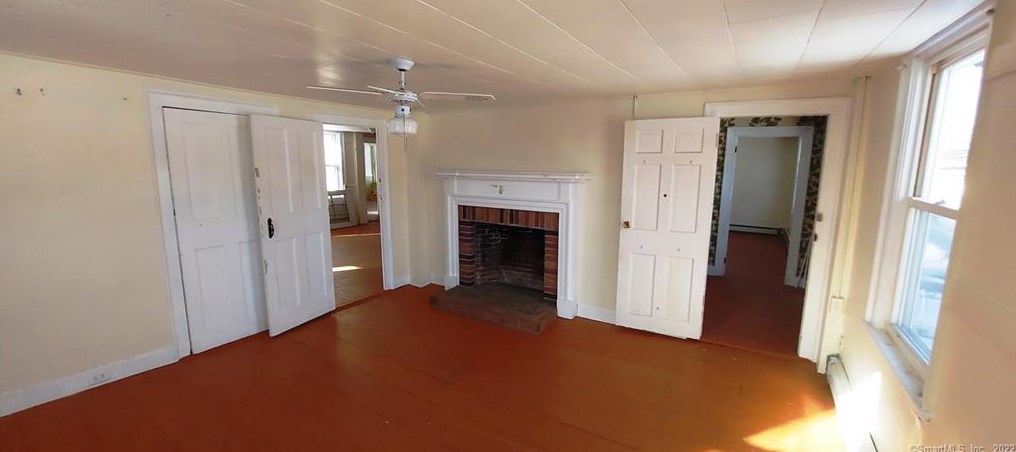 46-48 S Main St, Moosup, CT 06354