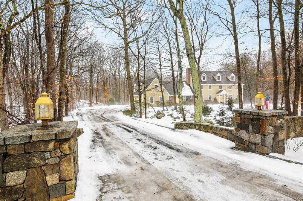 27 Marvin Ridge Pl, Wilton, CT 06897