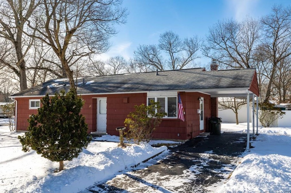 23 Lincoln St, Windsor Locks, CT 06096
