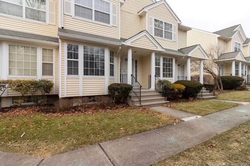 180 Turn Of River Rd #1c, Stamford, CT 06905