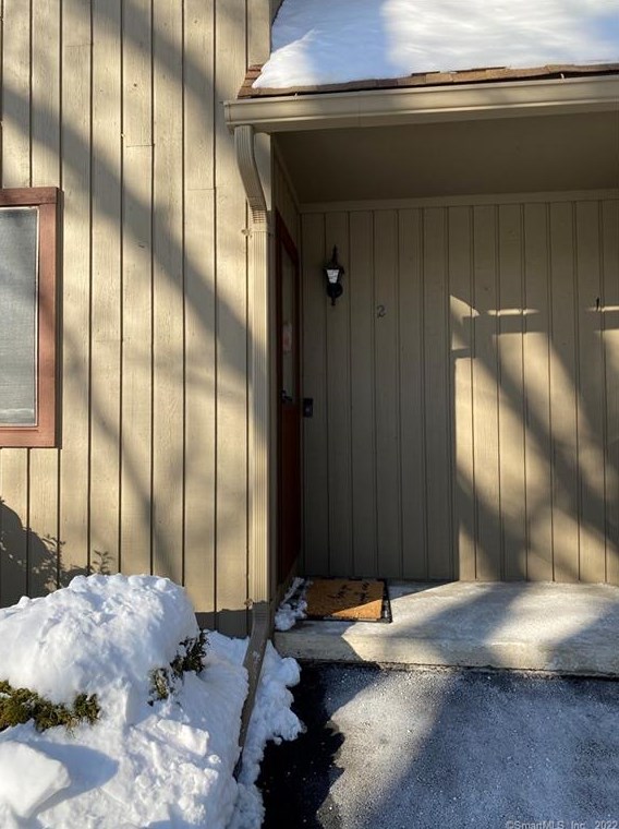 2 Orangewood W, Derby, CT 06418