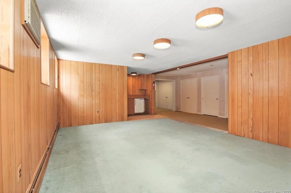 2100 St, Fairfield CT 06824-1739 exterior