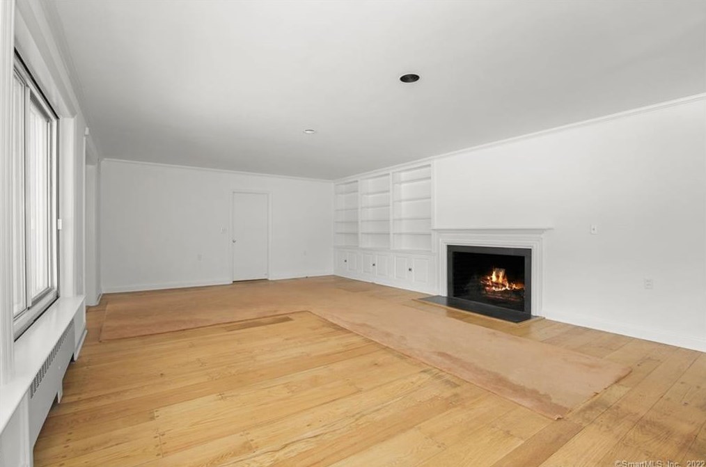 2100 St, Fairfield CT 06824-1739 exterior