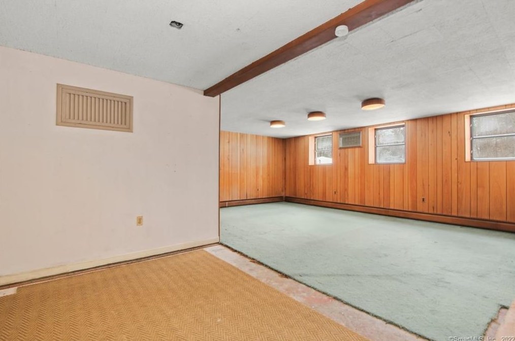 2100 St, Fairfield CT 06824-1739 exterior