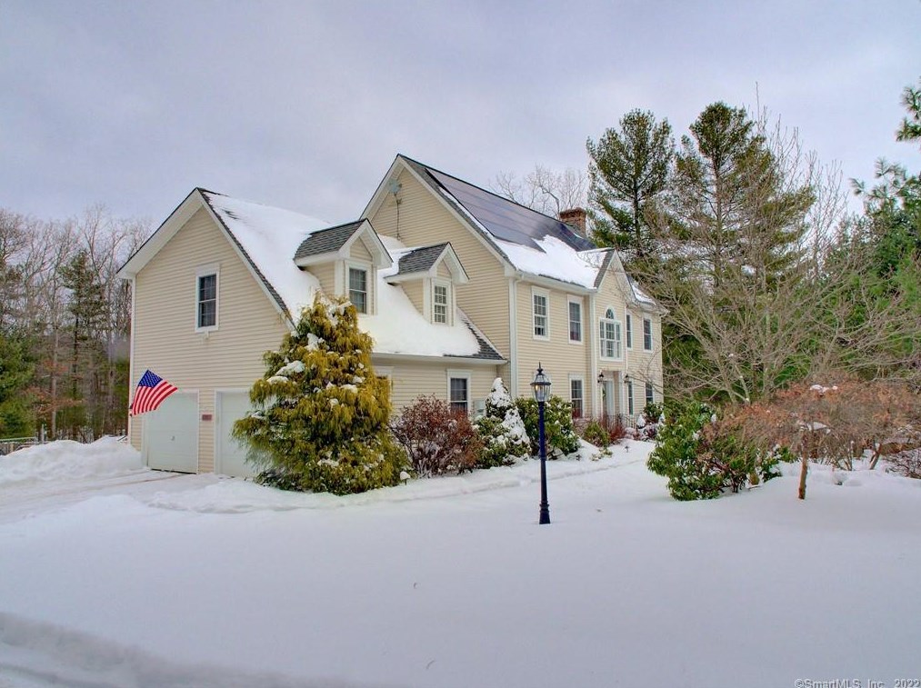 35 Quail Run Rd, Storrs Mansfield, CT 06268
