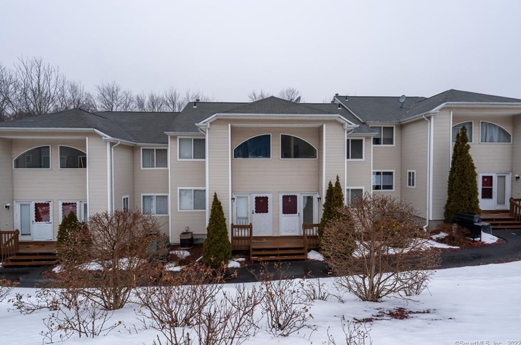 80 Country Ln #19, Vernon, CT 06066