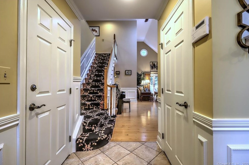 12 Greystone #12, Huntington, CT 06484