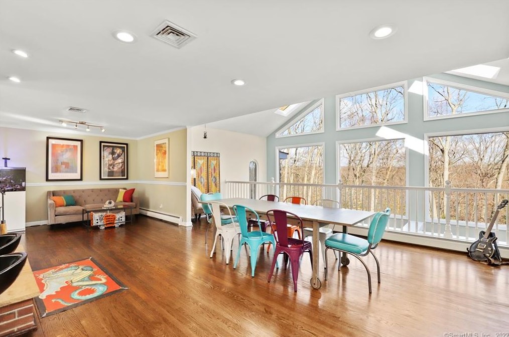 211 Rock Ridge Rd, Fairfield, CT 06824