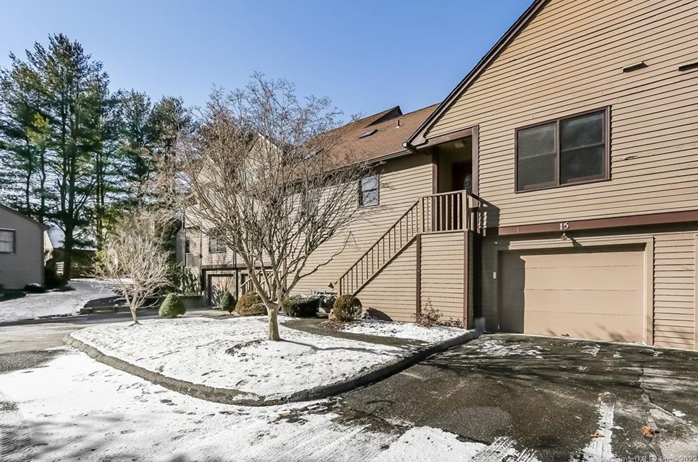 15 Bittersweet Cir #15, Upper Stepney, CT 06468
