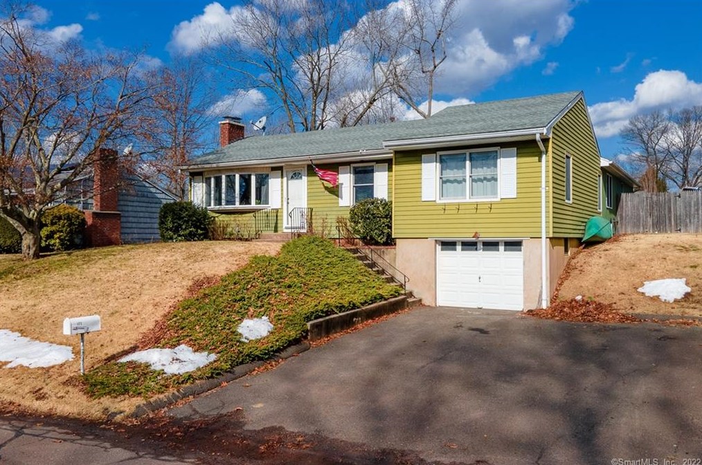 171 Robin Hill Rd, Meriden, CT 06450