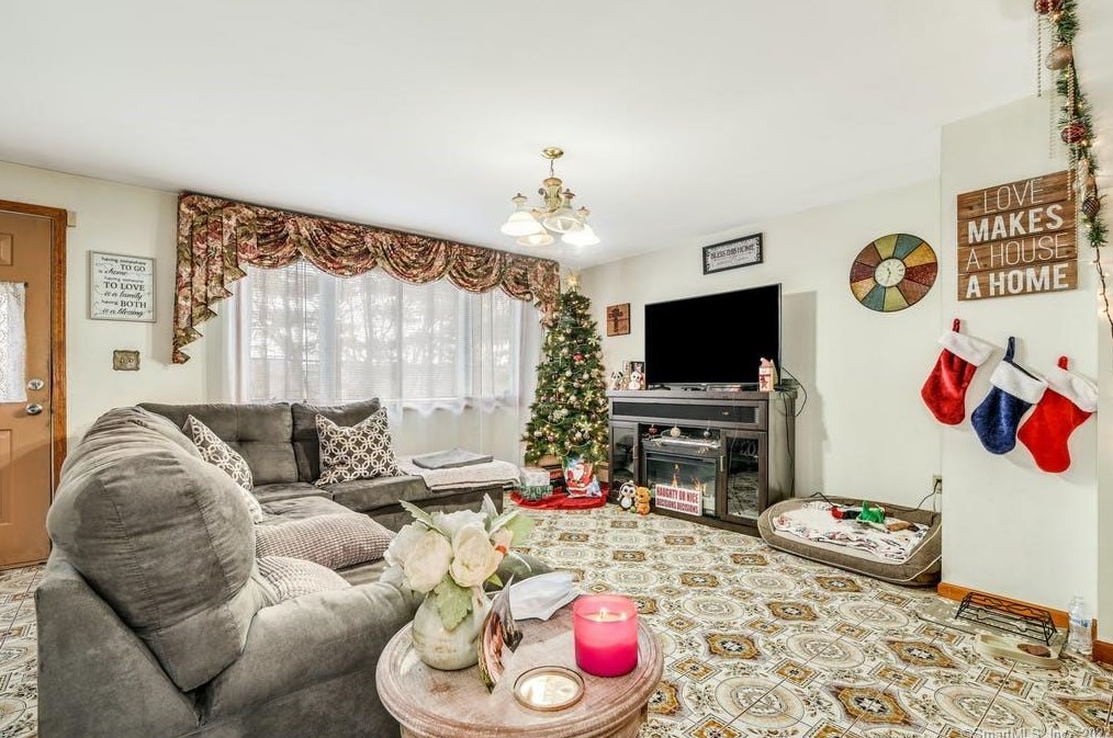 102 Emmett Ave, Derby CT  06418-1232 exterior
