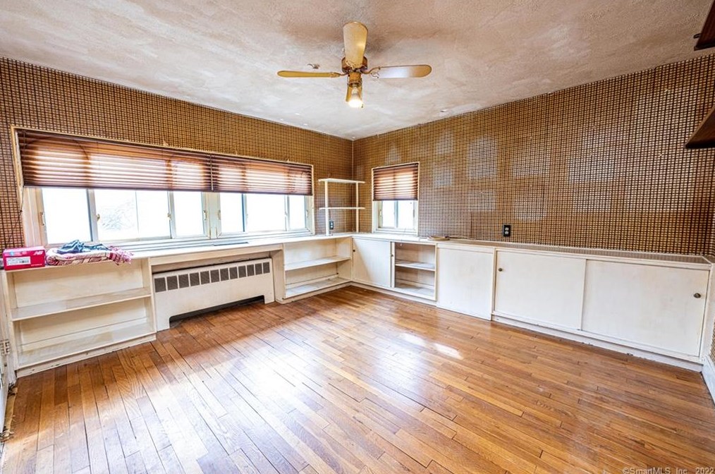 140 Lakeview Ter, New Haven CT 06515-1813 exterior