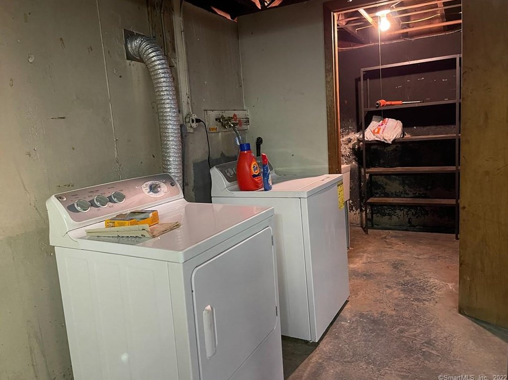 140 Lakeview Ter, New Haven CT 06515-1813 exterior