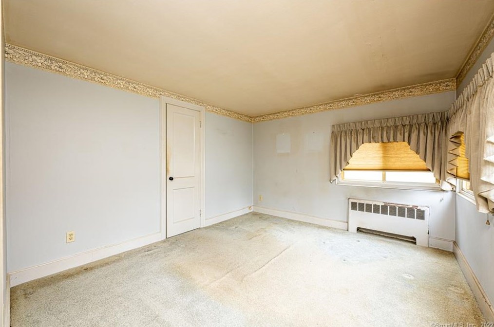 140 Lakeview Ter, New Haven CT 06515-1813 exterior