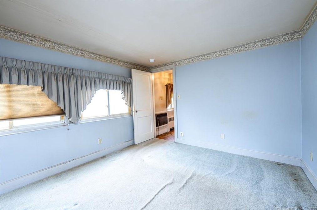 140 Lakeview Ter, New Haven CT 06515-1813 exterior