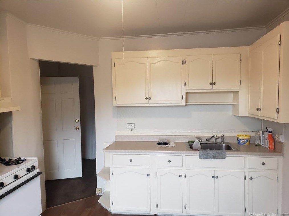 56 2nd St, Vernon CT  06066-3824 exterior