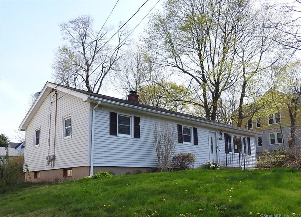 28 Parkview St, Meriden, CT 06451-5233