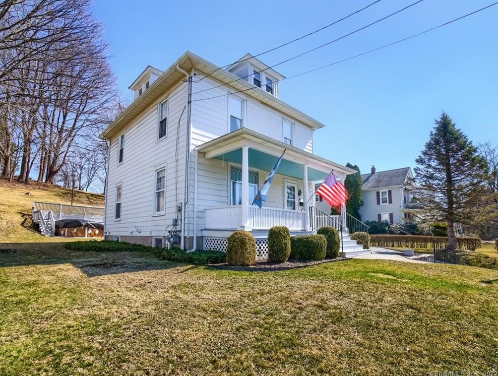 25 Jefferson Ave, Danbury, CT 06810