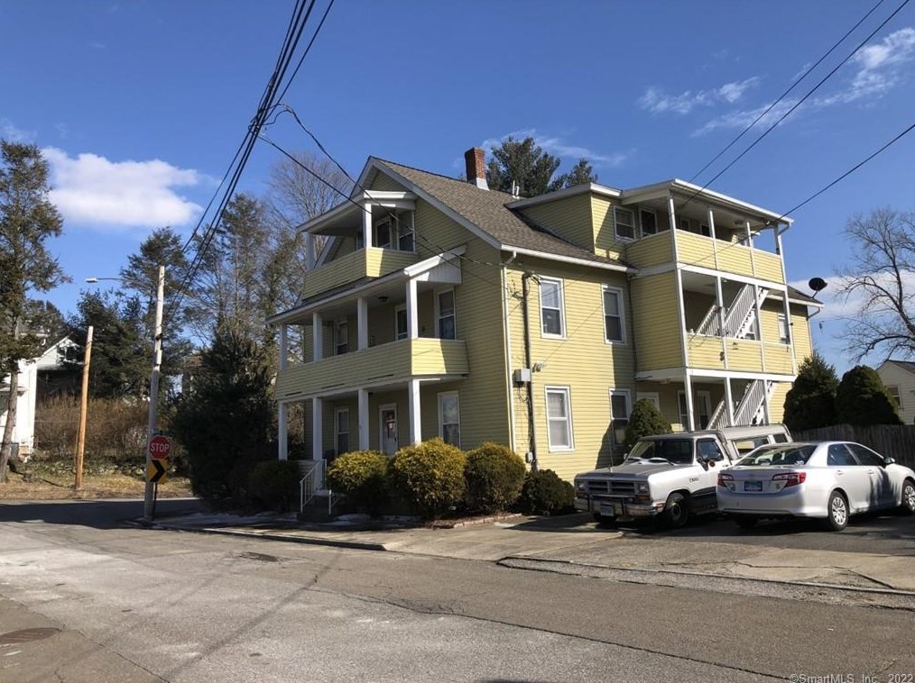 64 Rufus St, Ansonia, CT 06401