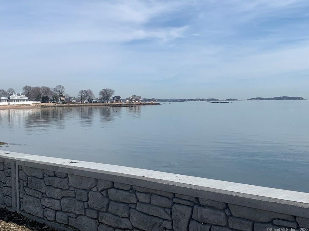 12 Cocheco Ave, Branford, CT 06405-5209