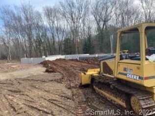 820 Copper Hill Rd, Suffield, CT 06093-2913