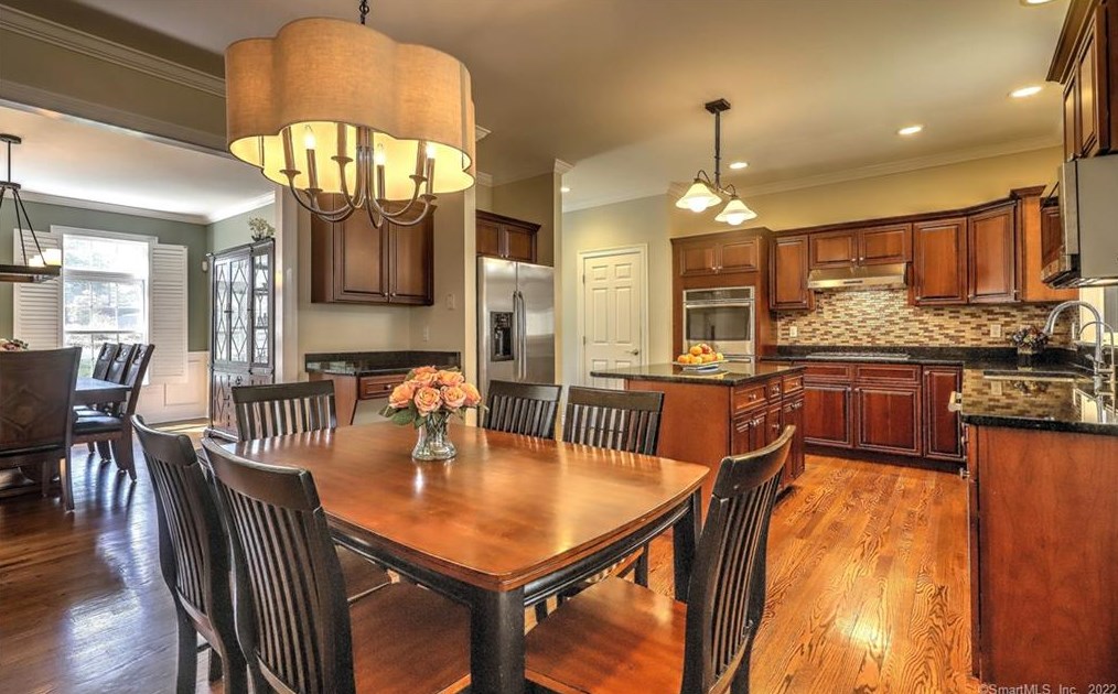 43 Kachina Way, Madison CT 06443 exterior