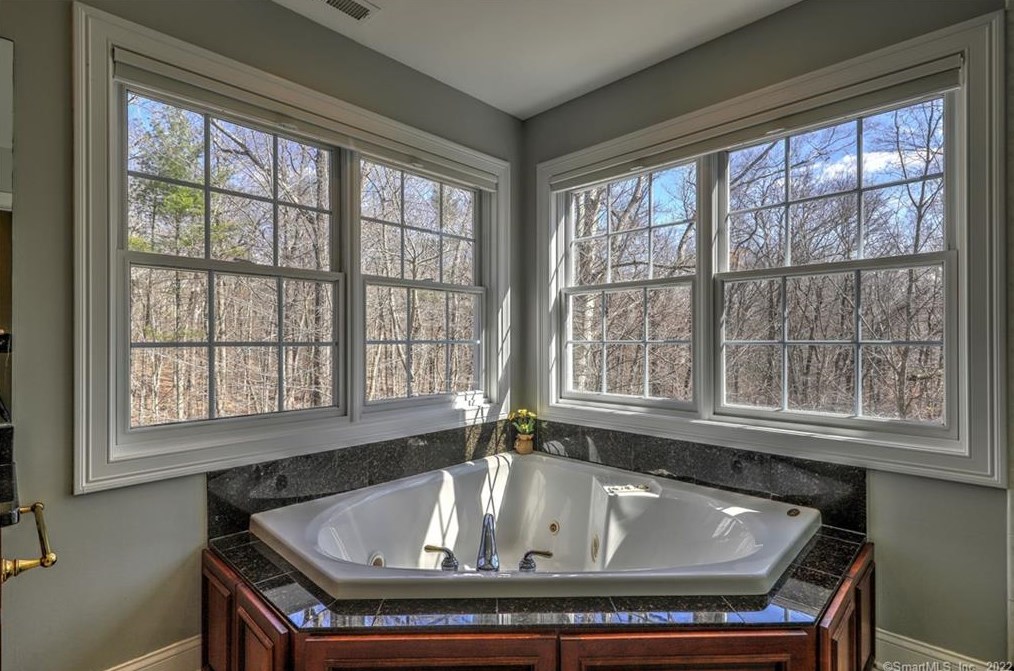 43 Kachina Way, Madison CT 06443 exterior