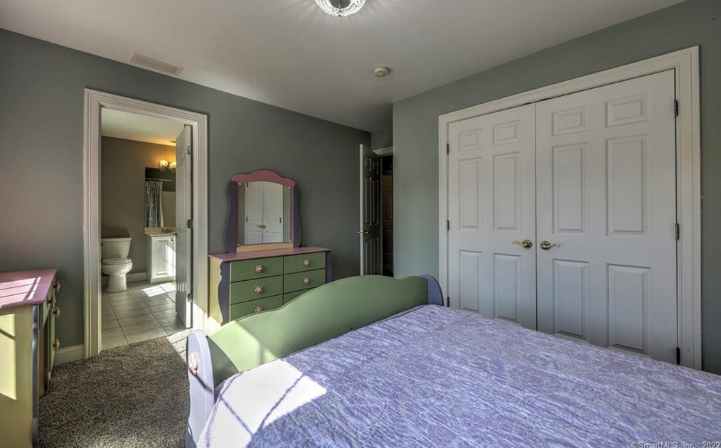 43 Kachina Way, Madison CT 06443 exterior