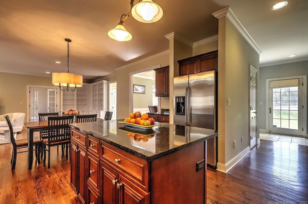 43 Kachina Way, Madison CT 06443 exterior