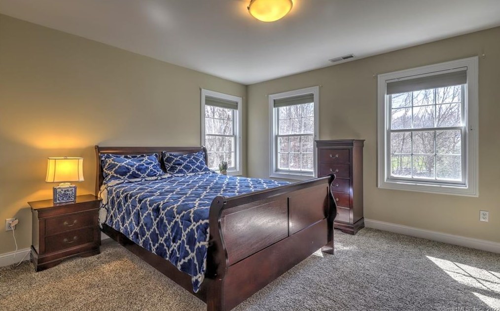 43 Kachina Way, Madison CT 06443 exterior