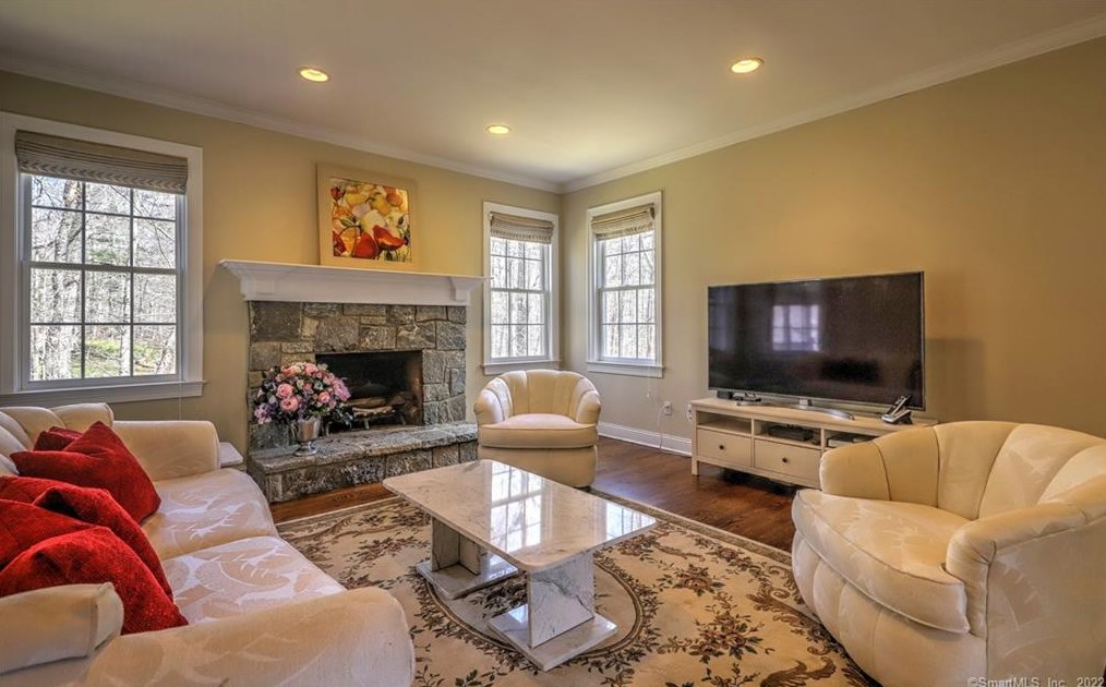 43 Kachina Way, Madison CT 06443 exterior