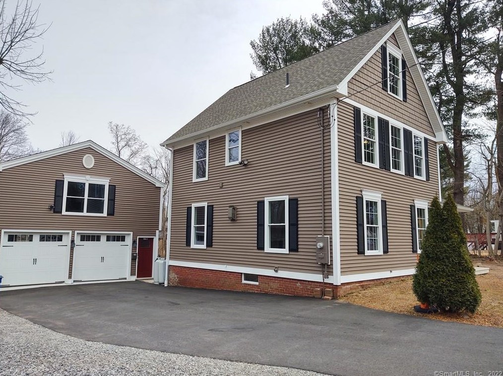 17 Chamberlain St, Vernon, CT 06066-2407