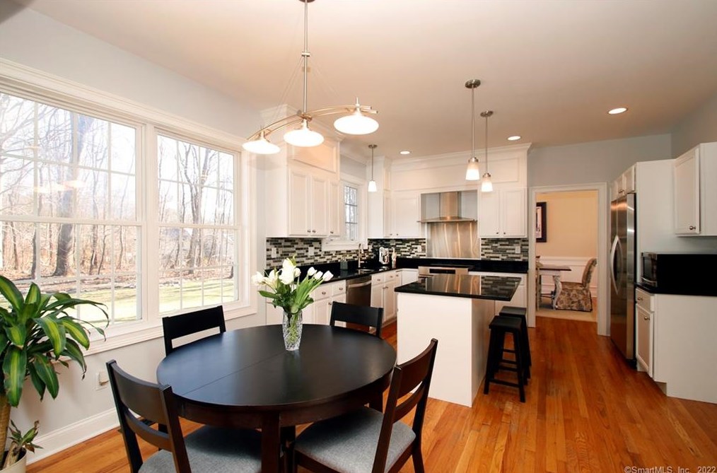 73 Frd Rd, New Haven CT 06525-1721 exterior