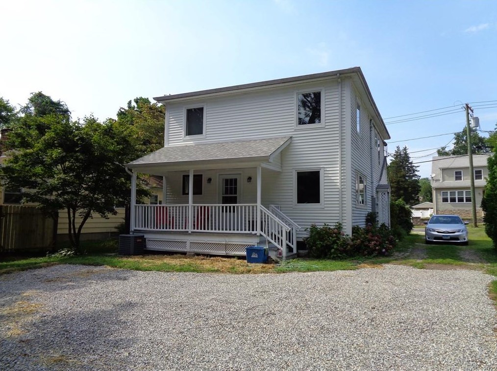 71 Elm St, Branford, CT 06405