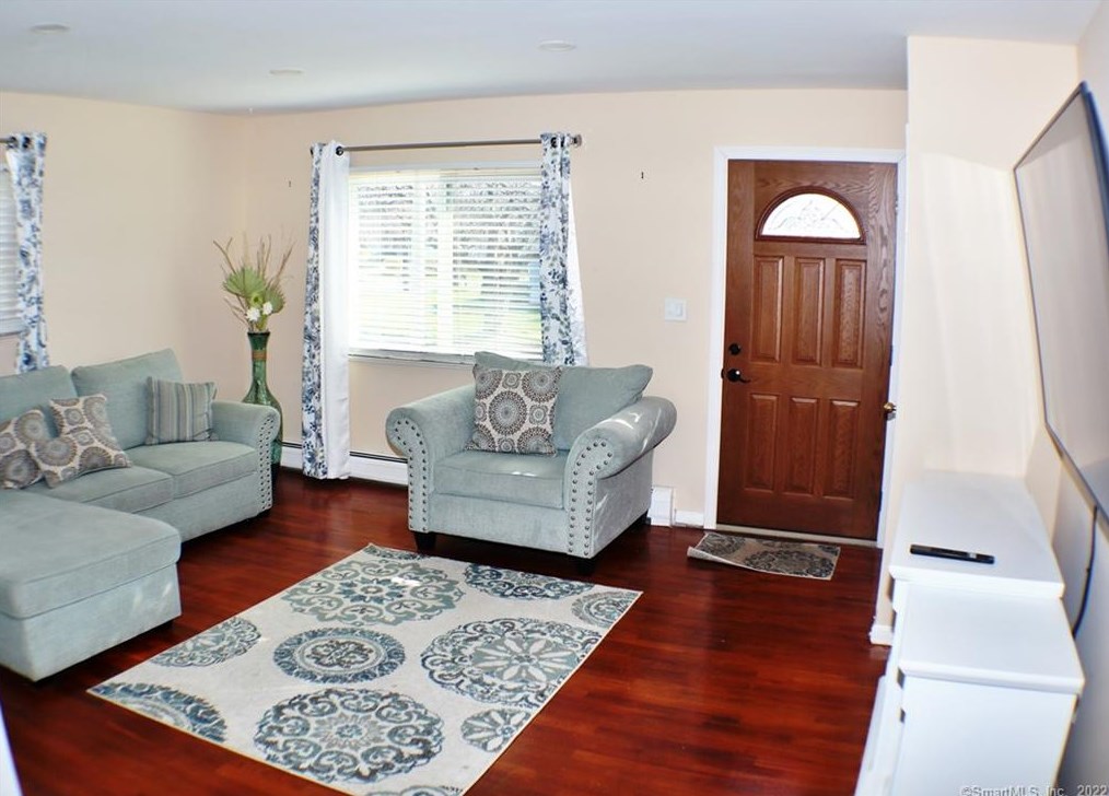 60 Bates St, Stratford CT  06615-7453 exterior