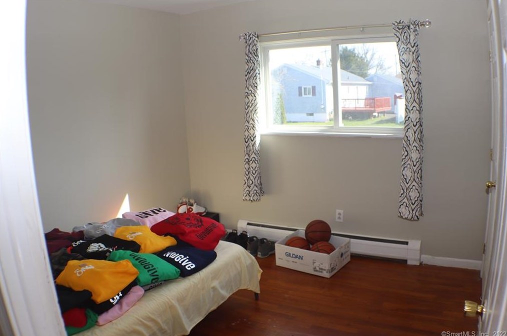 60 Bates St, Stratford CT  06615-7453 exterior
