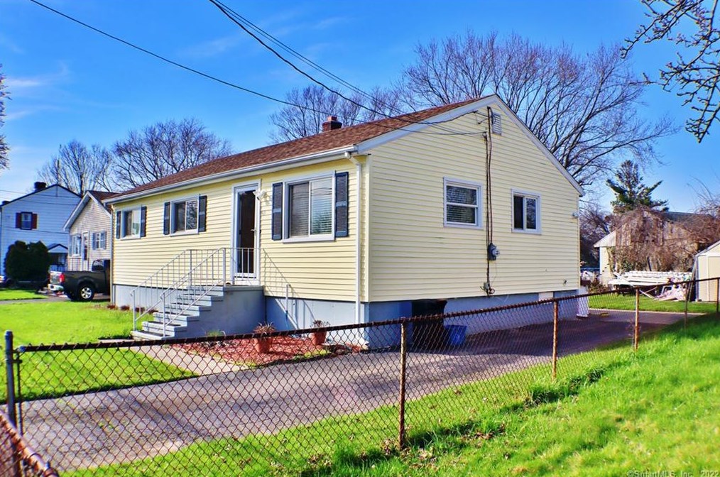 60 Bates St, Stratford CT  06615-7453 exterior