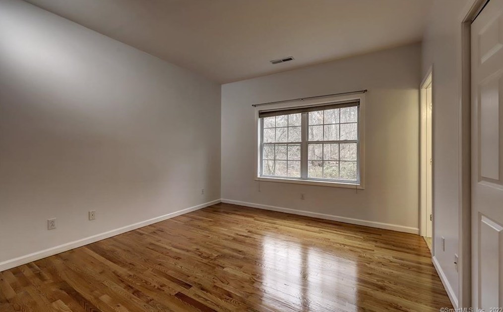 10 St, New Haven CT 06525-2129 exterior