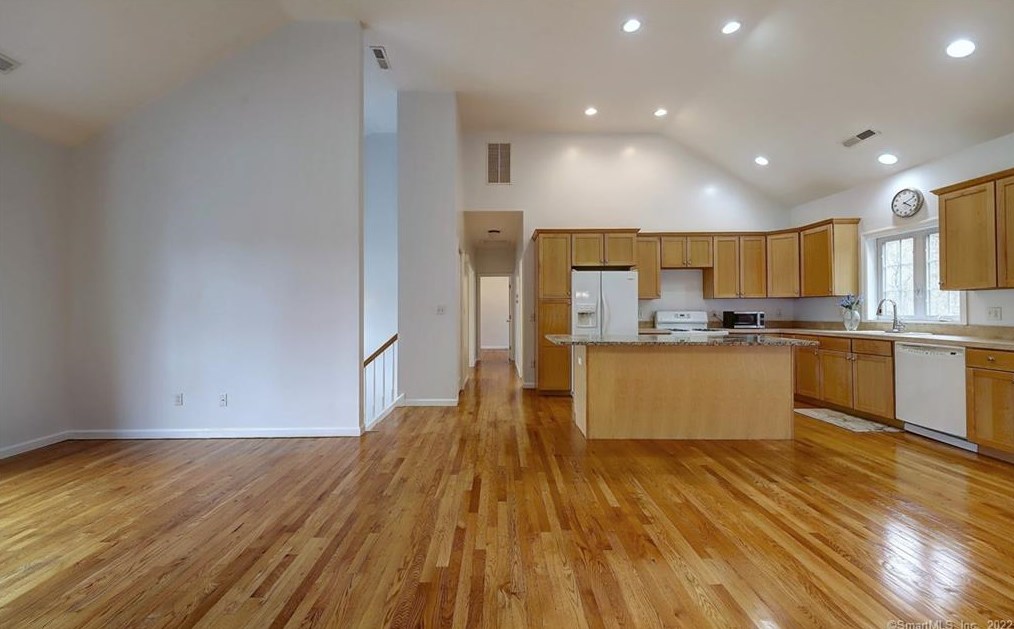 10 St, New Haven CT 06525-2129 exterior