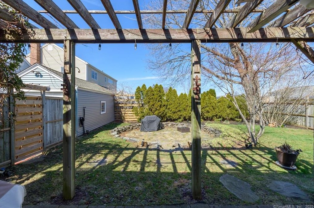 456 Prospect Dr, Stratford CT 06615-7938 exterior