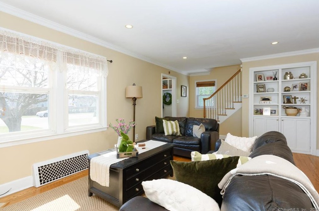 456 Prospect Dr, Stratford CT 06615-7938 exterior