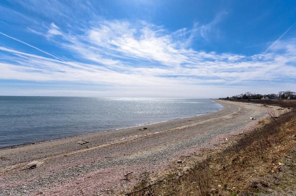 456 Prospect Dr, Stratford CT 06615-7938 exterior