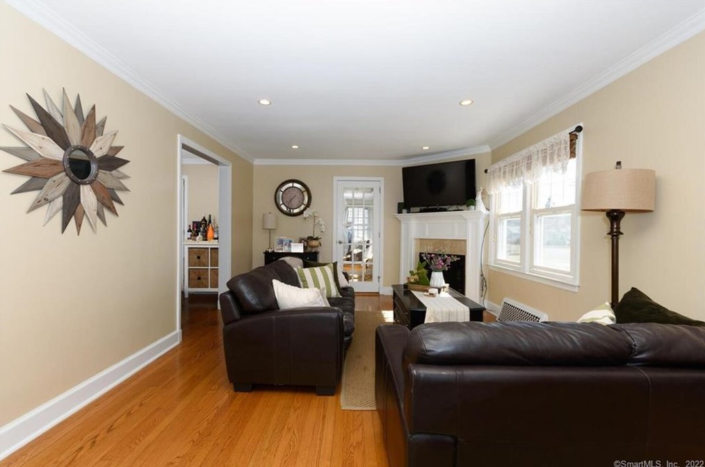 456 Prospect Dr, Stratford CT 06615-7938 exterior