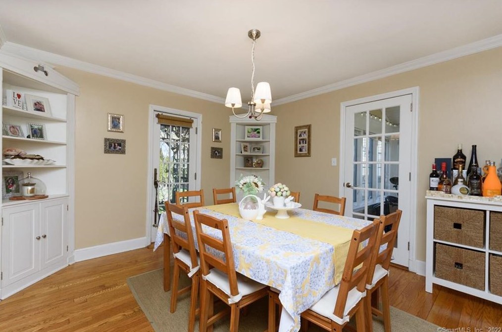 456 Prospect Dr, Stratford CT 06615-7938 exterior