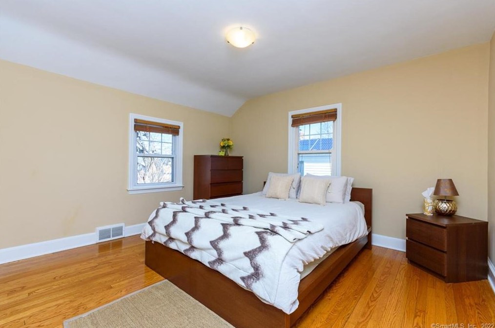 456 Prospect Dr, Stratford CT 06615-7938 exterior