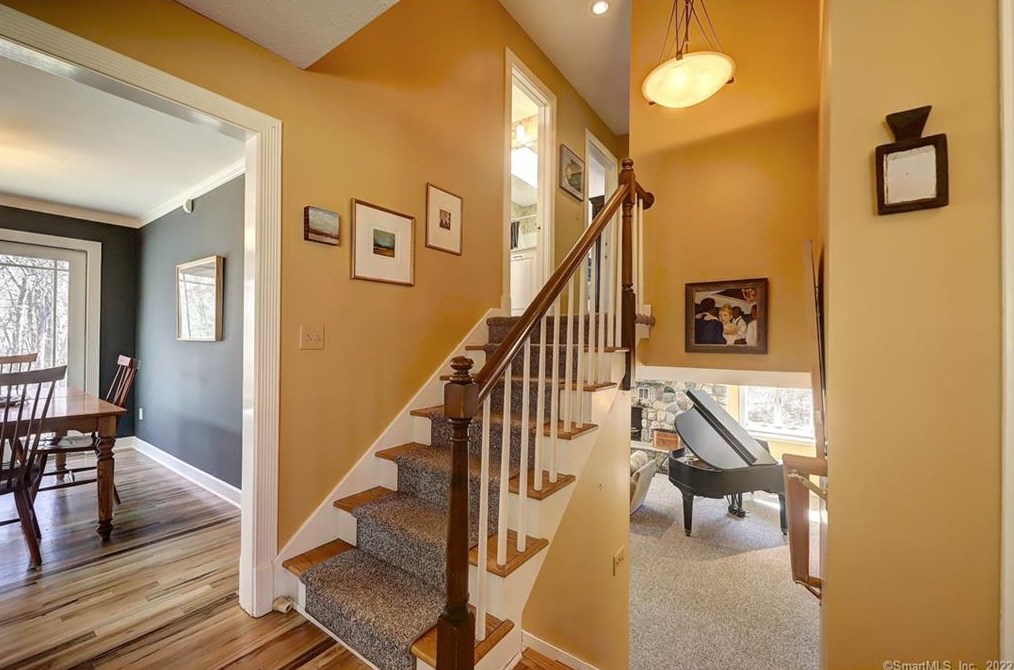 121 Frd Rd, New Haven CT 06525-1733 exterior