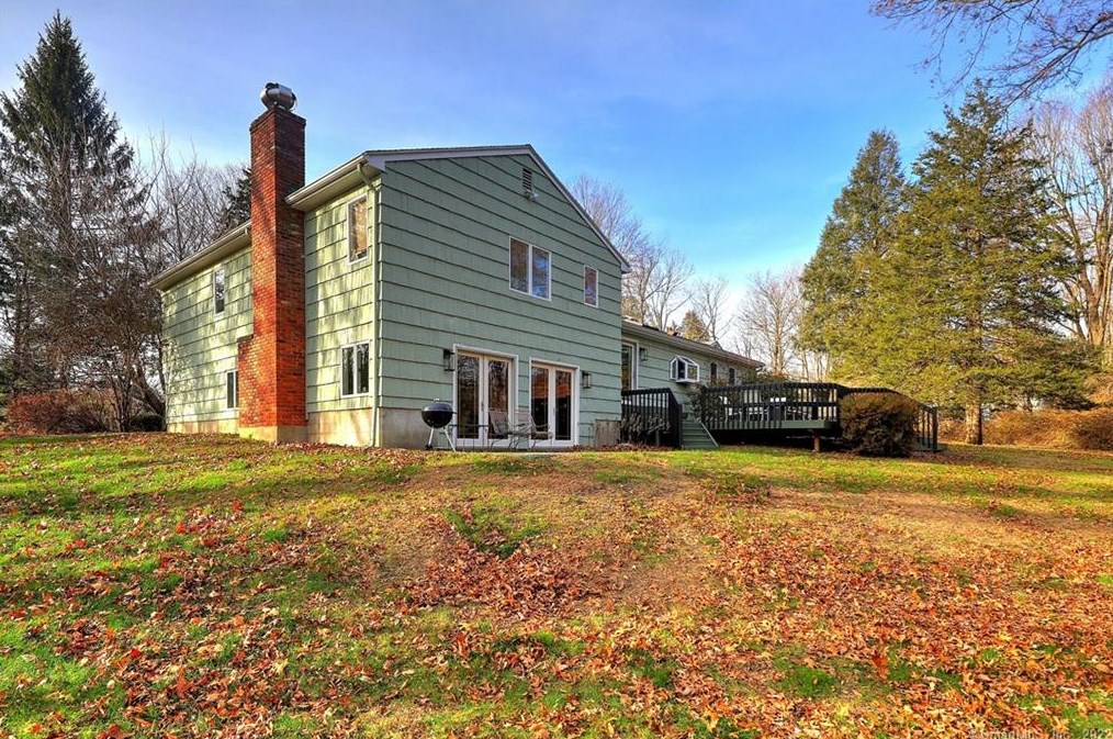 121 Frd Rd, New Haven CT 06525-1733 exterior