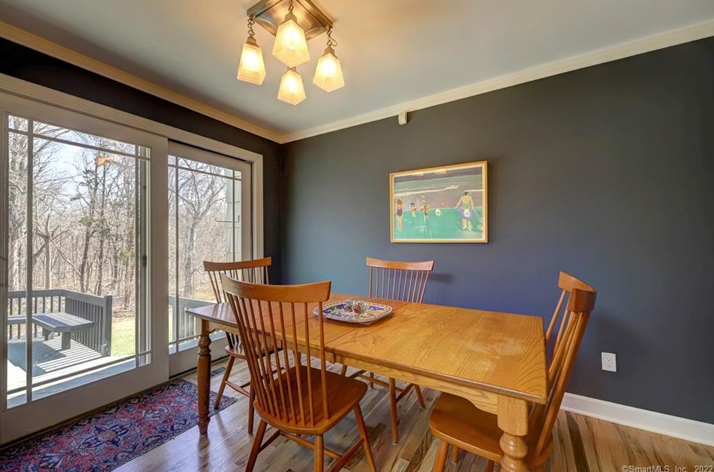 121 Frd Rd, New Haven CT 06525-1733 exterior